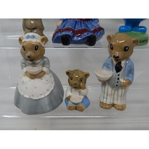 632 - WADE: Figures Including Dopey, Mother Goose, Daddy, Mummy & Baby Bear etc: Tallest 13cm: (10)