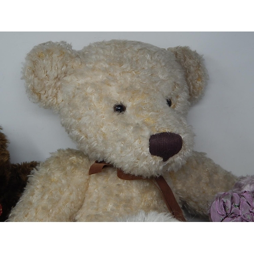 537 - Quantity of Teddy Bears: Makers Including Russ, Gund & Bartons Creek: Tallest 55cm (4)