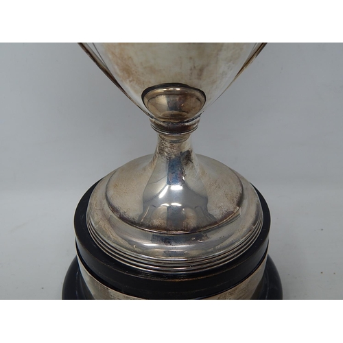 123 - Silver Trophy Cup & Lid on Stand: Hallmarked London 1921 by Goldsmiths & Silversmiths: Height 31cm: ... 