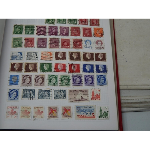 925 - Large Quantity of GB & Worldwide Stamps Contained within Five Albums.