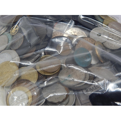 984 - Large Quantity of GB & World Coinage. Mainly Identified in Envelopes.