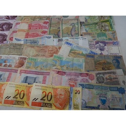 985 - Quantity of World Banknotes.