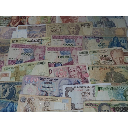 783 - World Banknotes from a Private Collection.