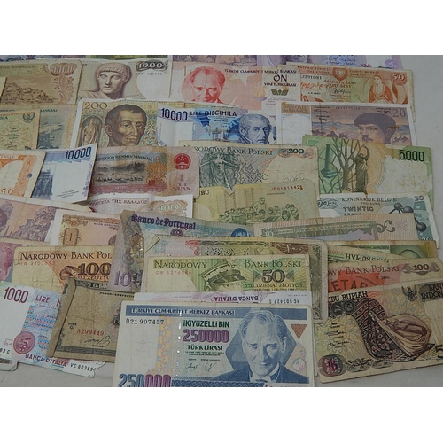 786 - World Banknotes from a Private Collection.