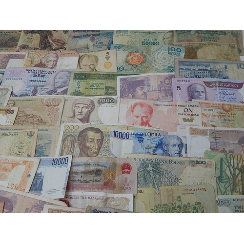 786 - World Banknotes from a Private Collection.