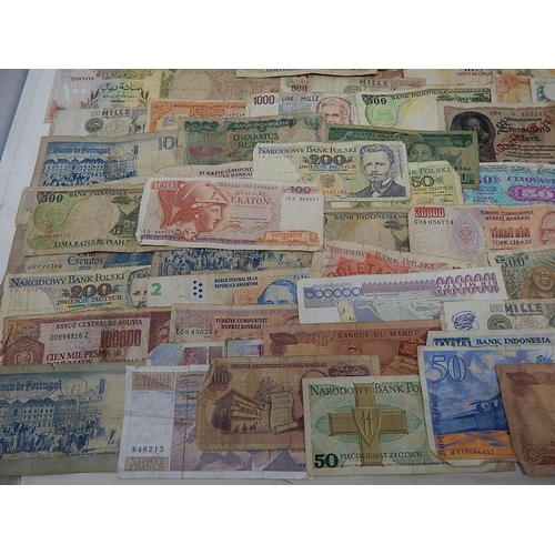 787 - World Banknotes from a Private Collection.