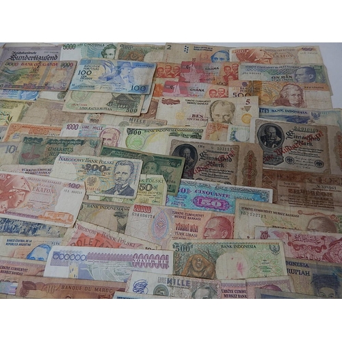 787 - World Banknotes from a Private Collection.