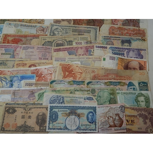 777 - World Banknotes from a Private Collection.