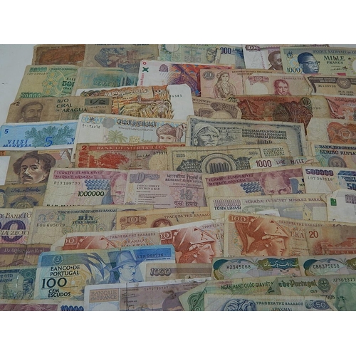 777 - World Banknotes from a Private Collection.