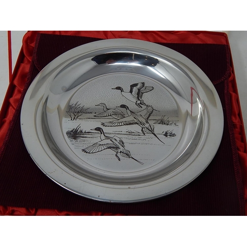 249 - The Peter Scott Silver Christmas Plate Hallmarked London 1972 by John Pinches: Measures 20cm diamete... 