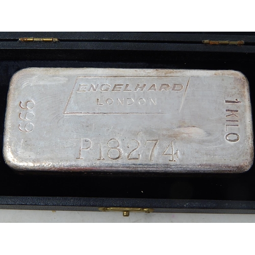 259 - ENGELHARD 1 Kilo Silver Ingot .999: Serial No: P18274 in Fitted Case of Issue.