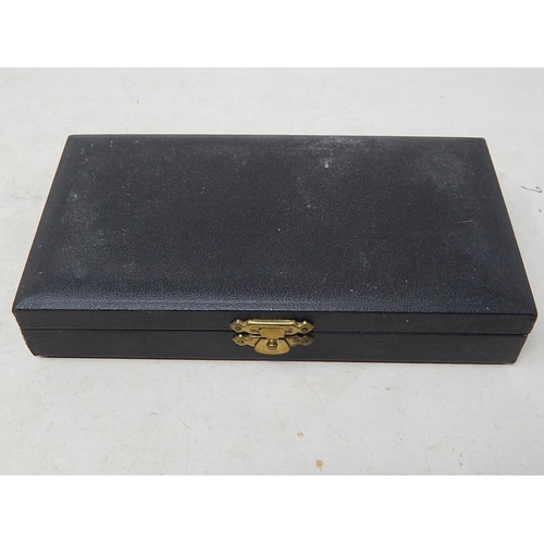 262 - ENGELHARD 1 Kilo Silver Ingot .999: Serial No: P18405 in Fitted Case of Issue.