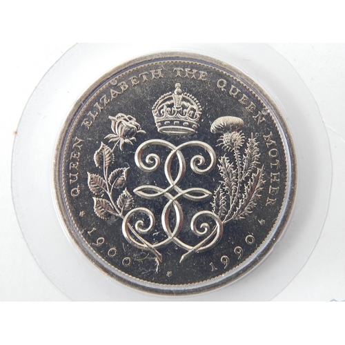 809 - Collection of 10 x Queen Mother £5 coins about as struck and housed in original Royal Mint cards of ... 