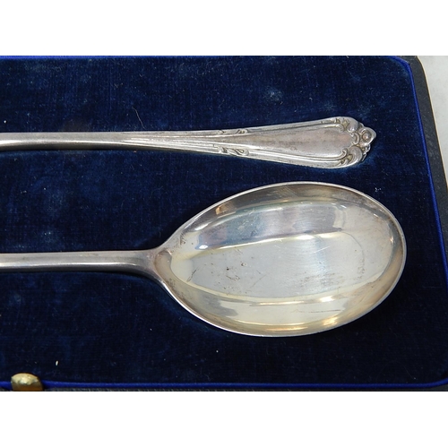 295 - Pair of Silver Fruit Serving Spoons in Original Fitted Case: Hallmarked London 1918 by David Fullert... 