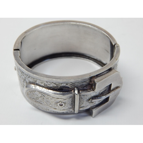 52 - Cast Silver Buckle Depicting George & The Dragon: Hallmarked Birmingham 1988 together with a large w... 