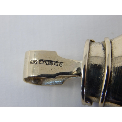 64 - Heavy 9ct Gold Boxing Glove Pendant: Hallmarked London 1979: Weight 42.2g