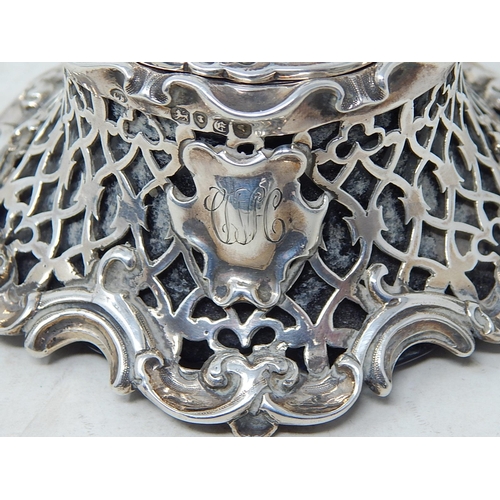 65 - Victorian Silver Inkwell: Hallmarked London 1840 by George Fox: Gross weight inc liner 589g