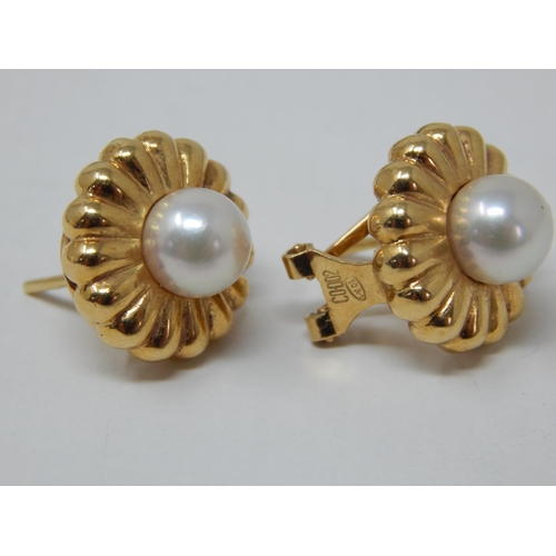 67 - A Pair of 18ct Yellow Gold Earrings Inset with Central Pearls: Gross weight 5.7g