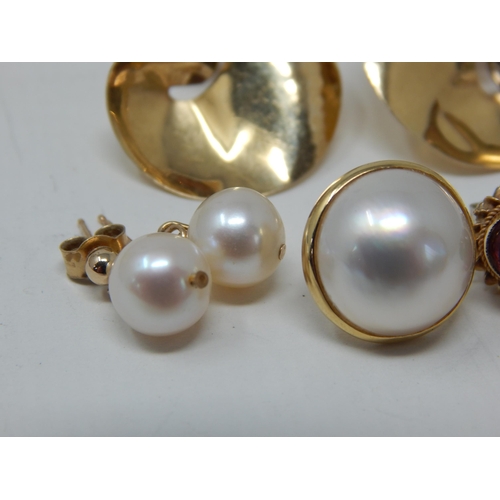 70 - Three Pairs of 9ct Yellow Gold Earrings together with an odd 9ct gold earring: Gross weight 8.4g