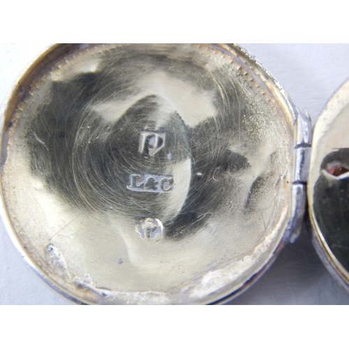 23Y - George III Silver Pendant Vinaigrette with Bright Cut Decoration: Hallmarked Birmingham 1813 by Lea ... 