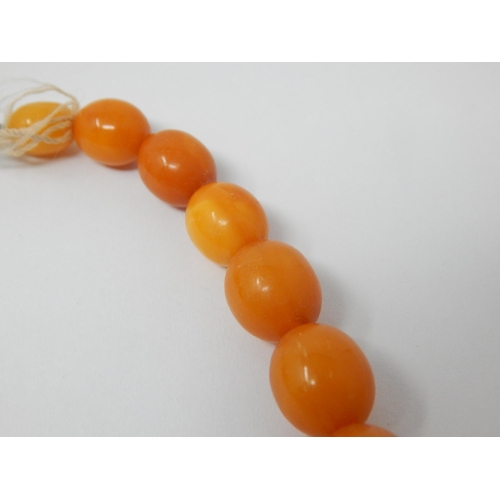 345 - Butterscotch Amber Necklace comprising 27 Graduated Beads: Length 39cm: Weight 40g