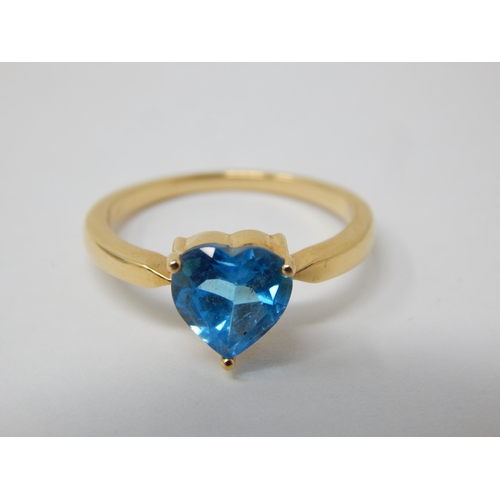 347 - 18ct Yellow Gold Gem Set ring. The Stone Heart Shaped: Ring Size O/P: Gross weight 3.7g