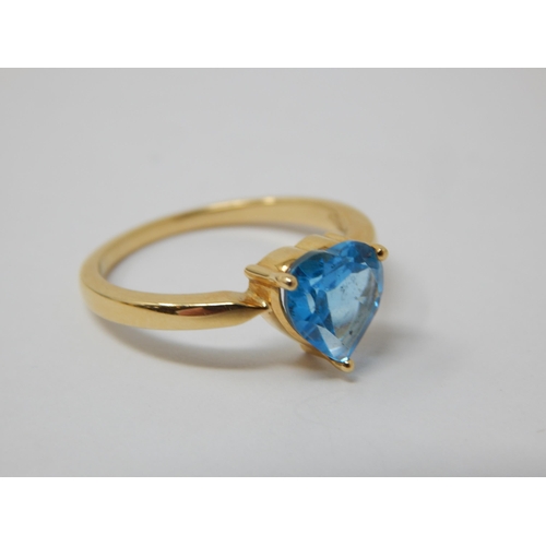 347 - 18ct Yellow Gold Gem Set ring. The Stone Heart Shaped: Ring Size O/P: Gross weight 3.7g