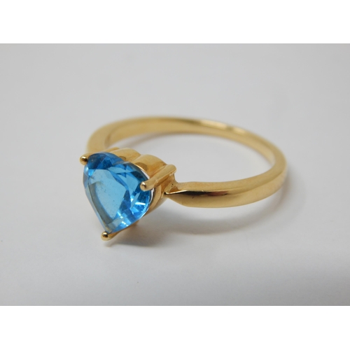 347 - 18ct Yellow Gold Gem Set ring. The Stone Heart Shaped: Ring Size O/P: Gross weight 3.7g