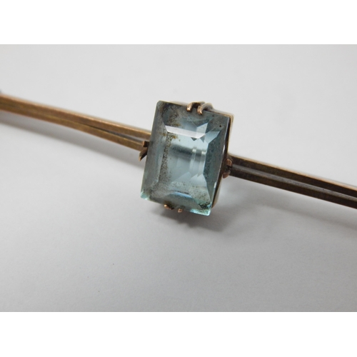 350 - 9ct Hallmarked Yellow Gold Bar Brooch Set with a Central Aquamarine.