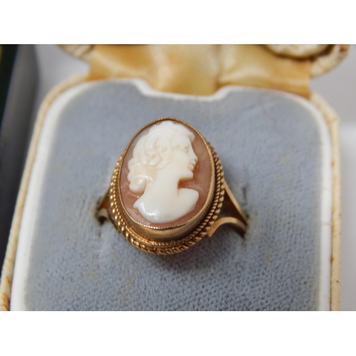 354 - 9ct Yellow Gold Cameo Pendant together with a 9ct Yellow Gold Cameo Ring: Size K/L