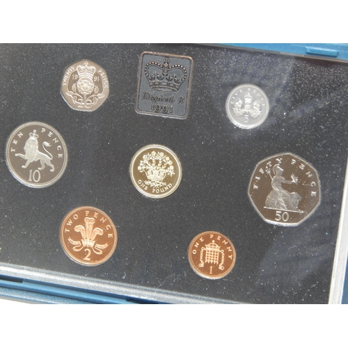 95 - UK Proof Sets 1983, 1985, 1994, 1995, 1999 all about as struck and housed in blue Royal Mint cases o... 