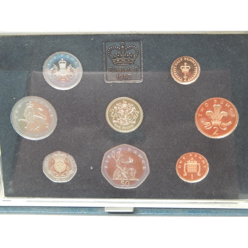 71 - UK De-Luxe Proof Set 1999; Standard Proof Sets 1983, 1984, 1995 all practically as struck and housed... 