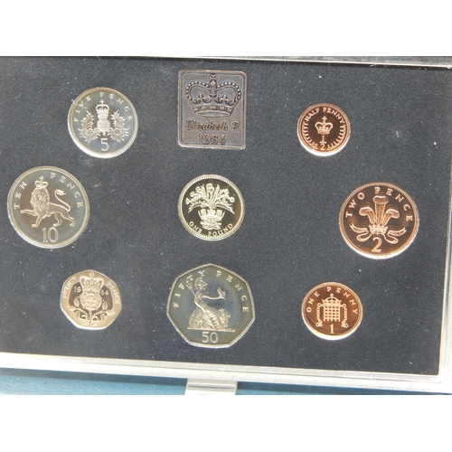 71 - UK De-Luxe Proof Set 1999; Standard Proof Sets 1983, 1984, 1995 all practically as struck and housed... 