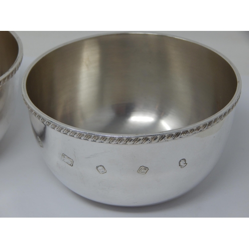 369 - A Pair of Silver Sugar Bowls Hallmarked London 1977 by A Haviland-Nye: Combined weight 332g