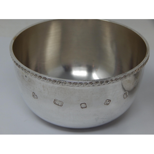 369 - A Pair of Silver Sugar Bowls Hallmarked London 1977 by A Haviland-Nye: Combined weight 332g