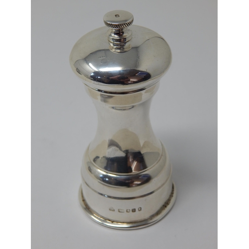 371 - Silver Pepper Grinder Hallmarked London 1977 by A Haviland-Nye.