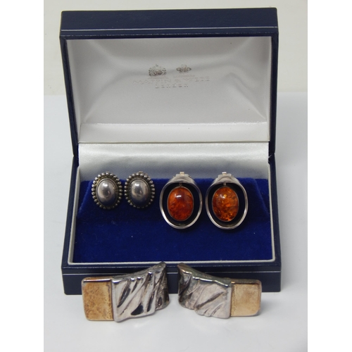 373 - 3 x Pairs of Designer Silver Earrings in Mappin & Webb Case.