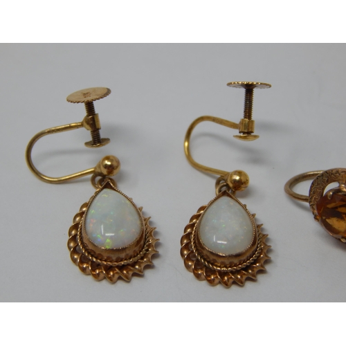 387 - Two Pairs of 9ct Yellow Gold Screw Back Earrings: Gross weight 5.2g