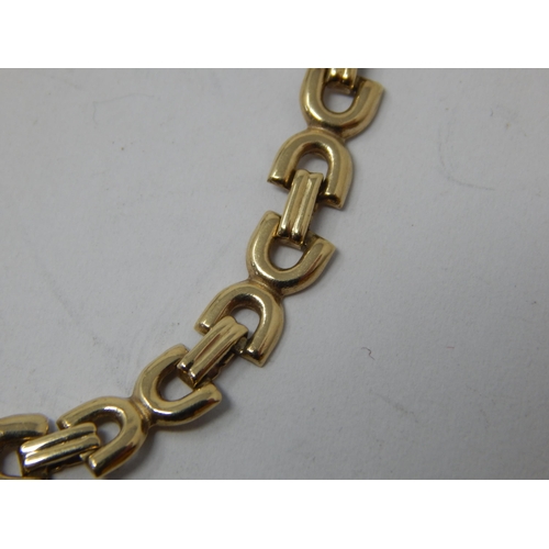 396 - 9ct Yellow Gold Bracelet with Chanel Style Links: Measuring 18cm: Weight 3.7g