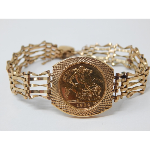 398 - QEII Half Sovereign in 9ct Gold Hallmarked Gate Bracelet with Padlock Clasp: Gross weight 10.5g