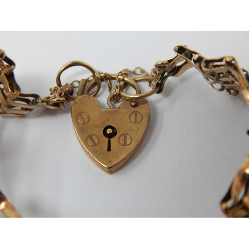 399 - 9ct Yellow Gold Gate Bracelet with Padlock Clasp: Weight 13g