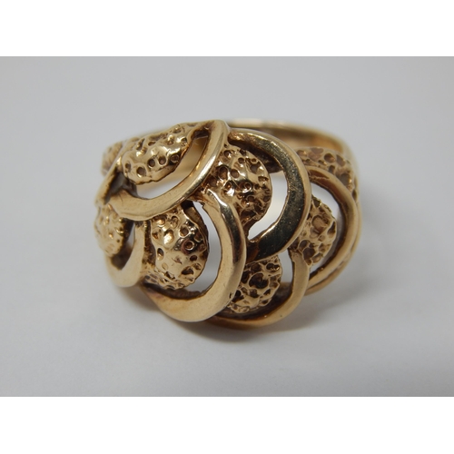 411 - 9ct Yellow Gold Ring: Weight 6.6g: Size O