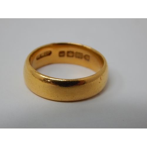 415 - 22ct Yellow Gold Wedding Band: Weight 7g: Size J