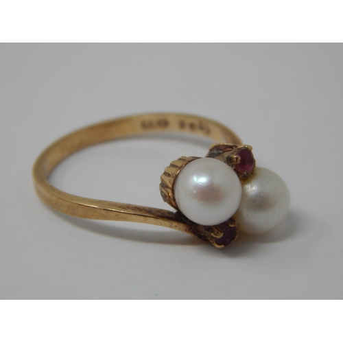 416 - 9ct Yellow Gold Ring Set with Two Pearls: Gross weight 2.8g: N/O