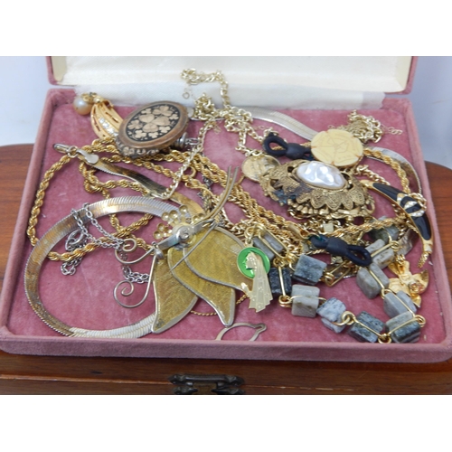 430 - Huge Quantity of Good Costume Jewellery contained in several Jewellery Boxes.(lot)