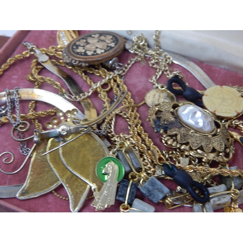 430 - Huge Quantity of Good Costume Jewellery contained in several Jewellery Boxes.(lot)