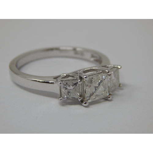 451 - 14ct White Gold & Diamond Ring: The Central Stone 0.75cts: The Outer Diamonds Totalling 0.75cts: Tot... 