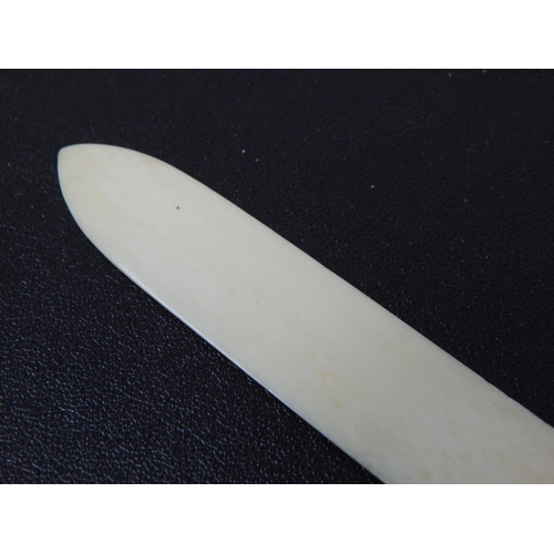 665 - Late C19th/Early C20th Cantonese Carved Ivory Letter Opener with lotus Decorated Finial. Measuring 1... 