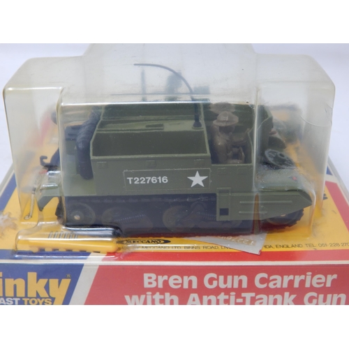 400 - DINKY TOYS: 619 Bren Gun Carrier with Anti-Tank Gun