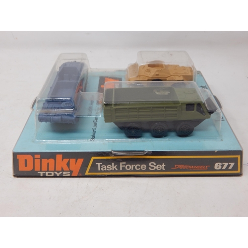 402 - DINKY TOYS: 677 Task Force Set